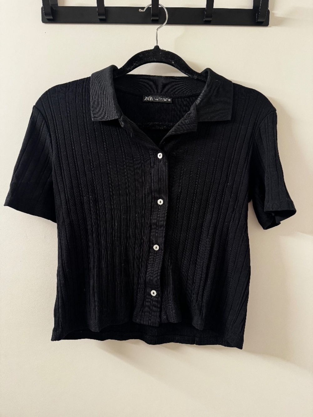 Zara Women's Black Button Up Ribbed Polo (Size Small)